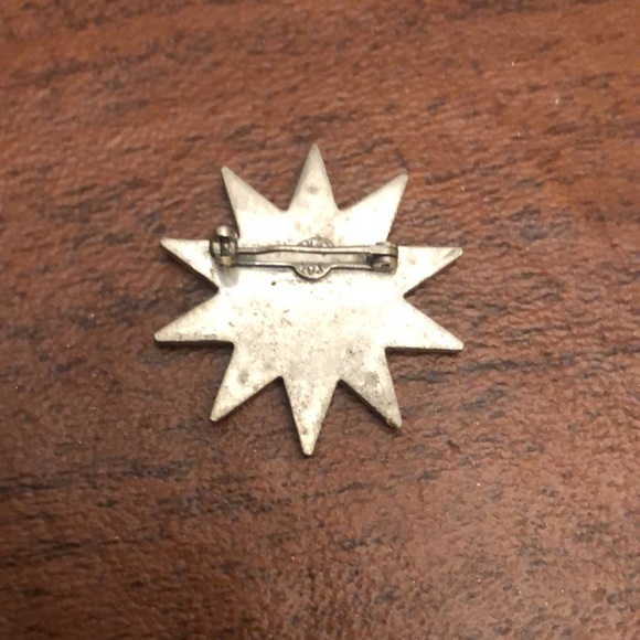 Freemasons Lapel Pin - Picture 2 of 3
